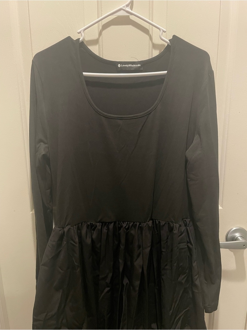 LovelyWholesale Black Long Sleeve Peplum Dress